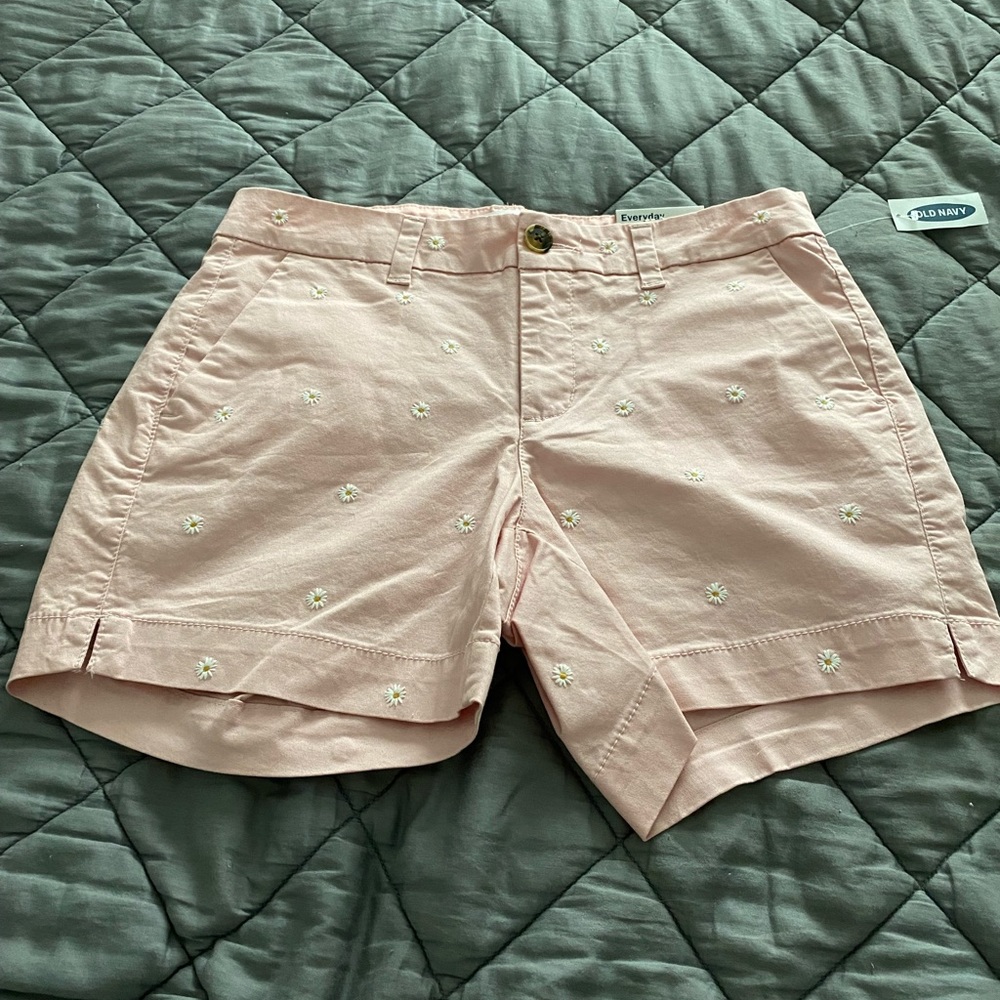 Old Navy Mid-rise Everyday Shorts